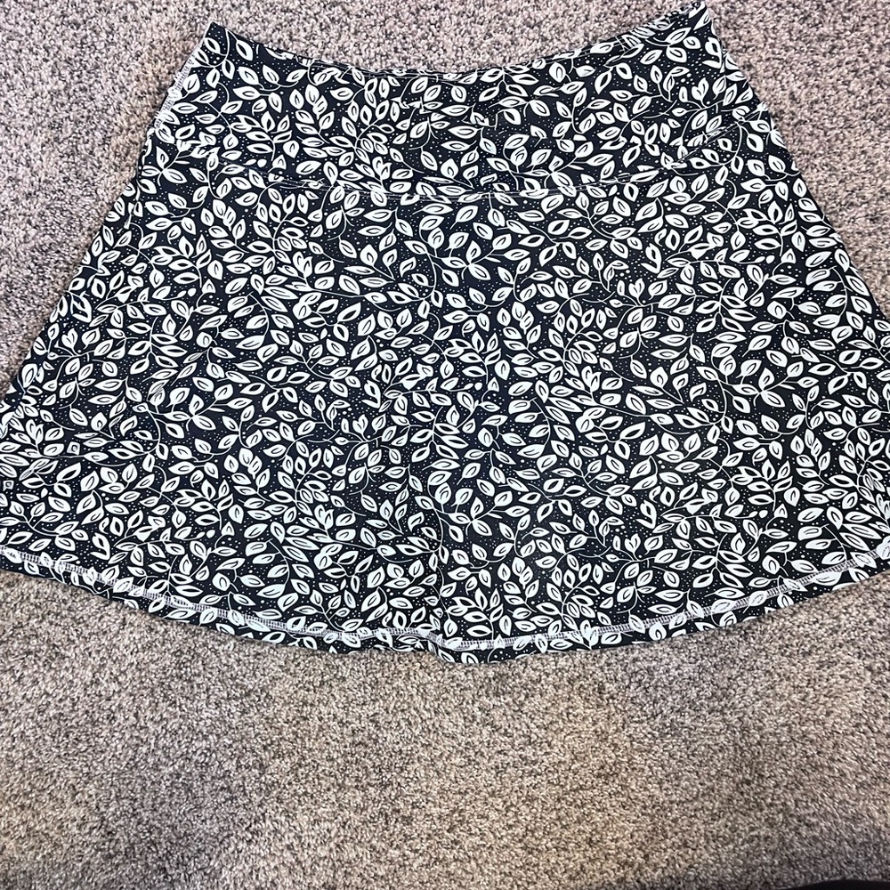 Elegant Leaf Pattern Skater Skirt